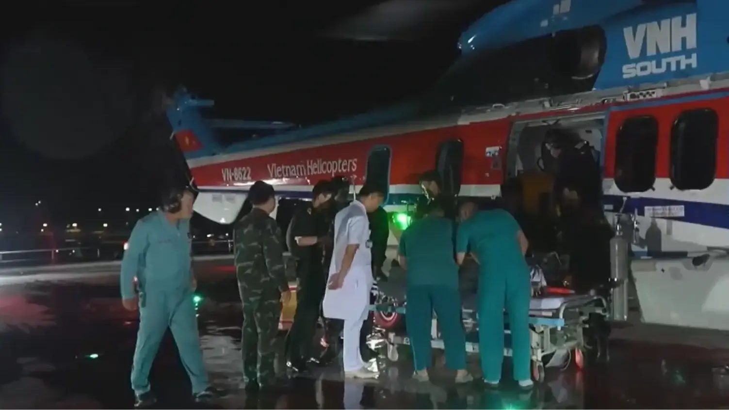 Ca phẫu thuật mở ngực thành công giữa Trường Sa Lớn